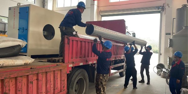 活性炭吸附设备发货喽！万事娱乐15年粉尘废气经验，本地厂家